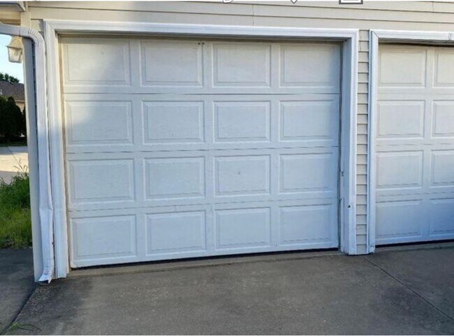 Building Photo - 475 Plum Creek Ct