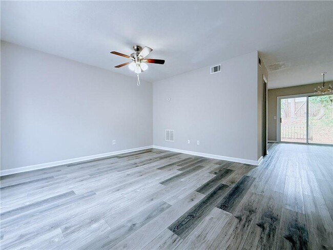 Foto del edificio - 1449 Springleaf Cir SE