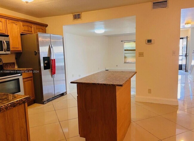Foto del edificio - 6534 SW 41st St