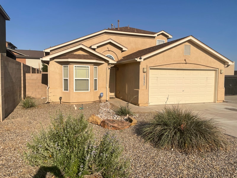 Foto principal - 10823 Monterey Bay Ct NW