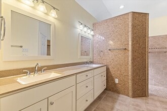 Building Photo - 9406 Laurel Wind Ct