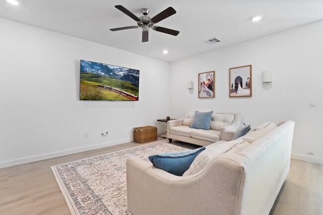 Foto del edificio - 7443 8th St