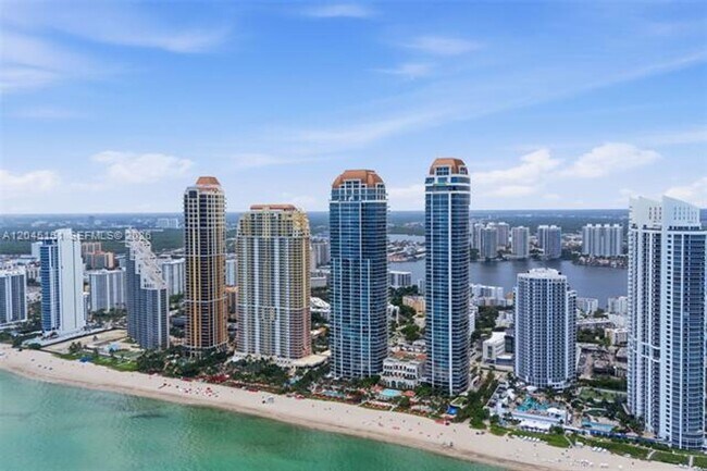 Foto del edificio - 17901 Collins Ave