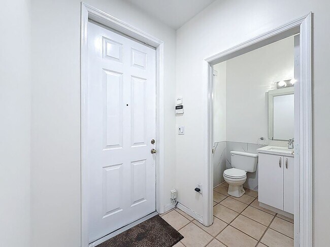 Foto del edificio - 4330 NW 114th Pl