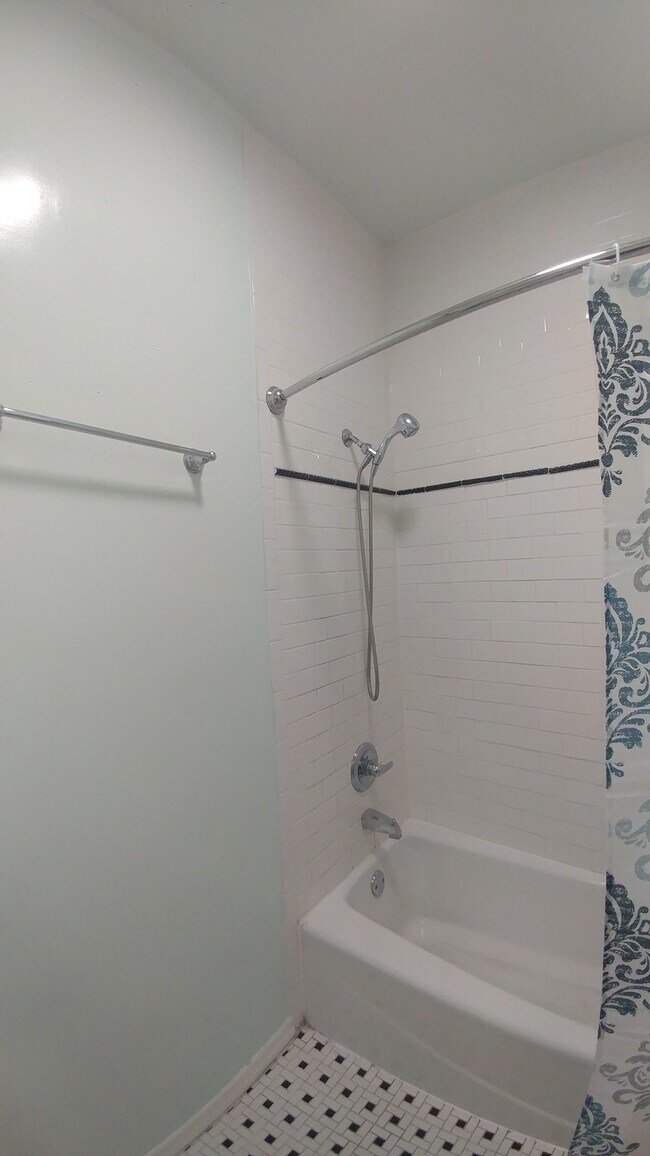 Foto del edificio - 4302 Garthwaite Ave