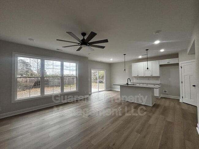 Foto del edificio - 101 St Matthews Rd