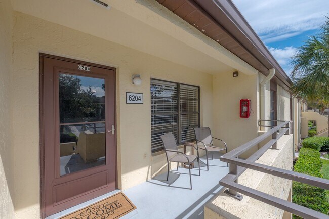 Building Photo - 13608 S Village Dr