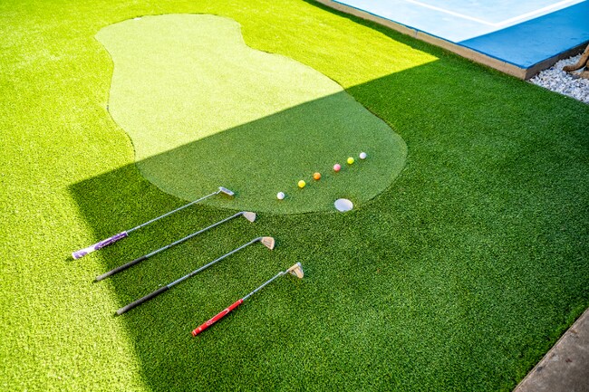 Foto del edificio - 3706 Bishop Hill Dr