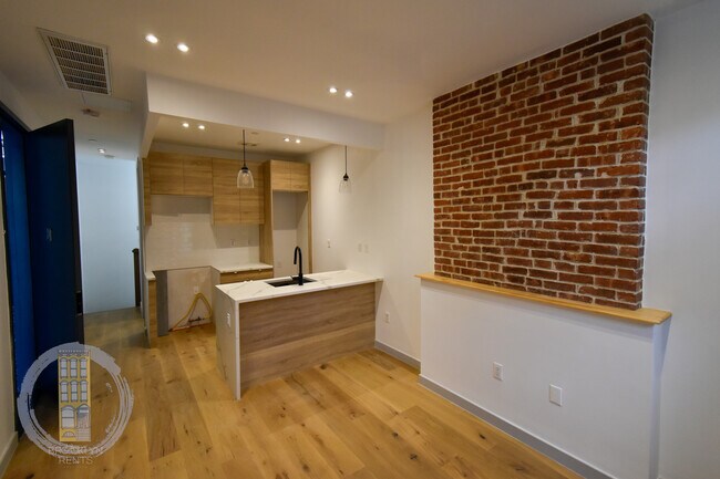 Building Photo - 750 Macdonough St