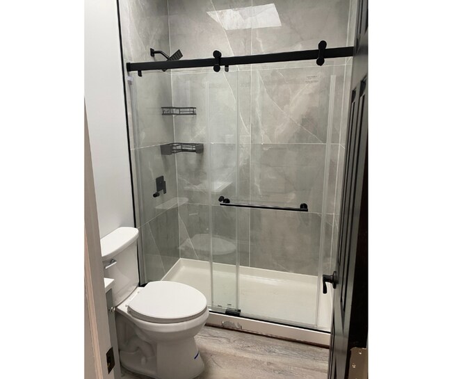 Foto del edificio - 3523 Edmondson Ave