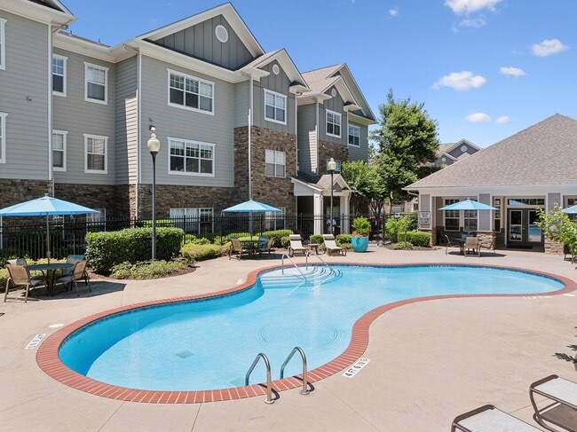 Building Photo - Vintage Retreat Apartments