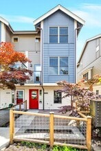 Building Photo - 3831 S Angeline St