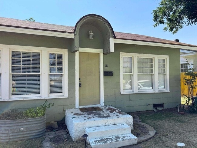 Building Photo - 1411 Garfield St