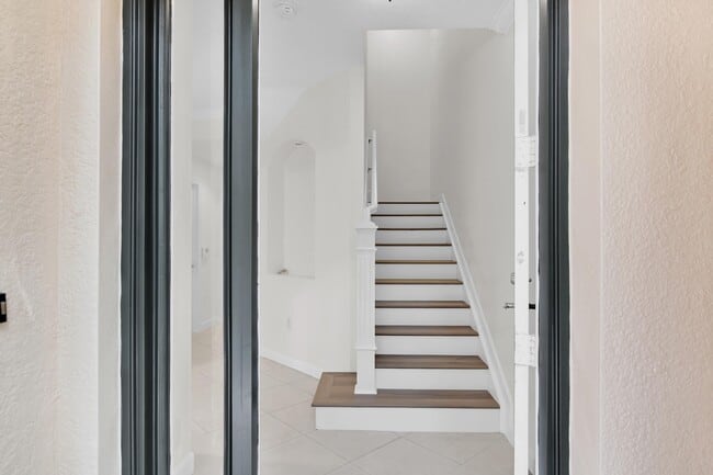 Building Photo - 2441 San Pietro Cir