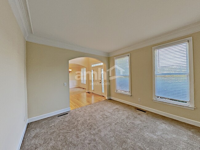 Building Photo - 404 Jessica Ln