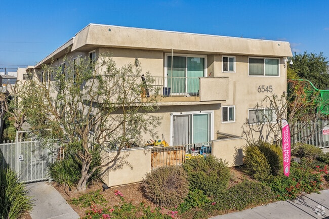 Building Photo - 6545 S Victoria Ave