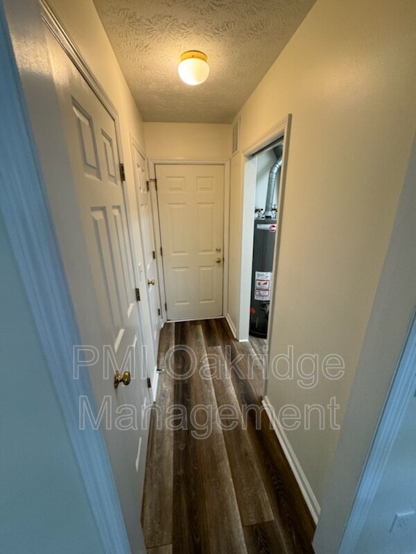 Foto del edificio - 120 Heather Rd