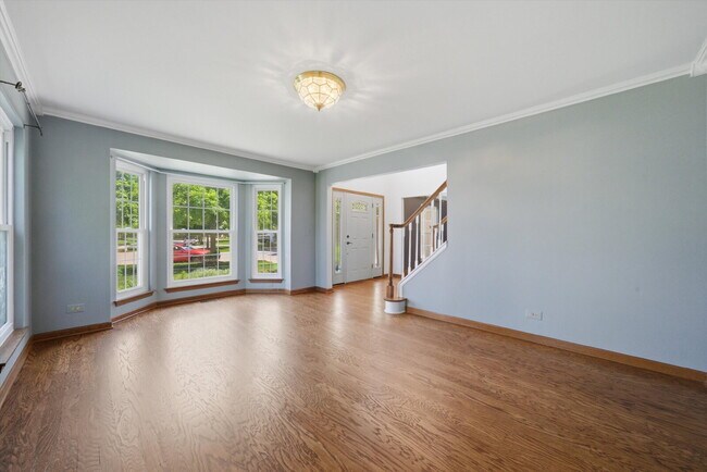 Building Photo - Spacious 4-Bedroom Home with Finished Basement and Modern Upgrades in Grayslake