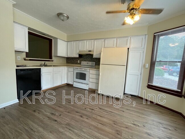 Foto del edificio - 208 Susan Constant Dr