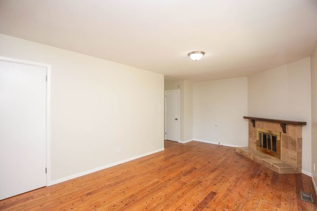 Building Photo - 4910 Parkton Pl