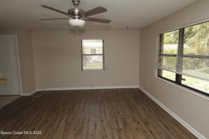Building Photo - 1390 Sunwood Dr