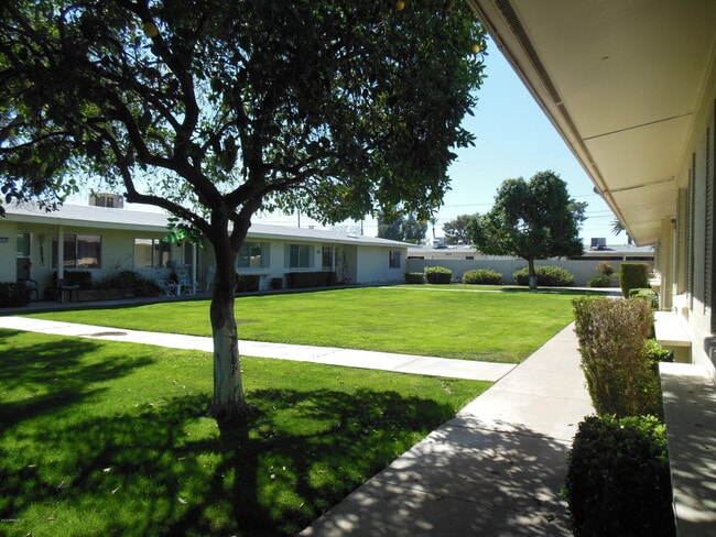Building Photo - 10553 W Coggins Dr