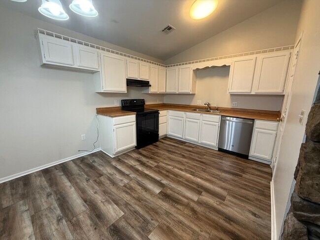 Foto del edificio - 1206 Whipporwill Ln