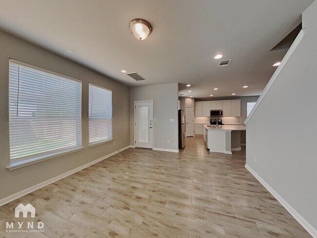Foto del edificio - 705 Hays Hill Dr