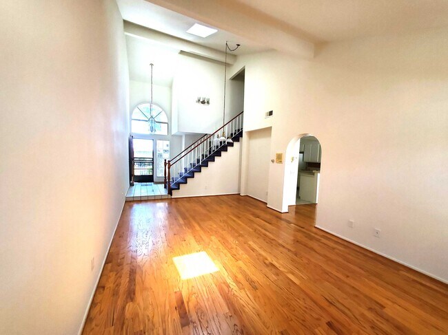 Foto del edificio - 16807 Camden Ln