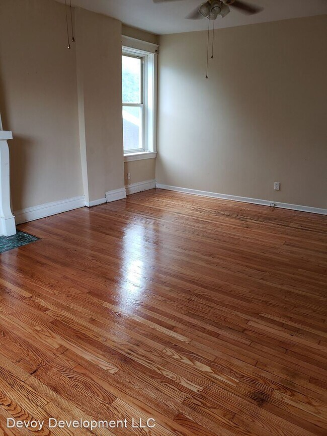 Building Photo - 3 br, 1 bath Apartment - 4463-A Morganford