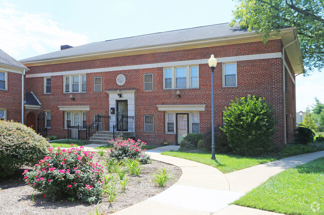 Building Photo - Oxon Run View Apartments