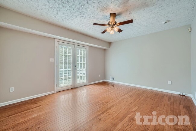 Foto del edificio - 70 Wake Rd