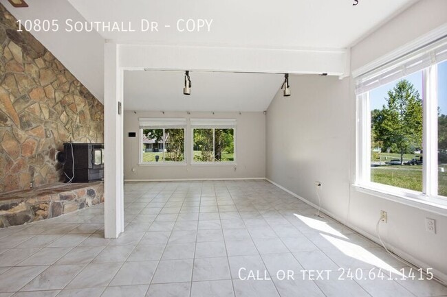 Building Photo - 10805 Southall Dr