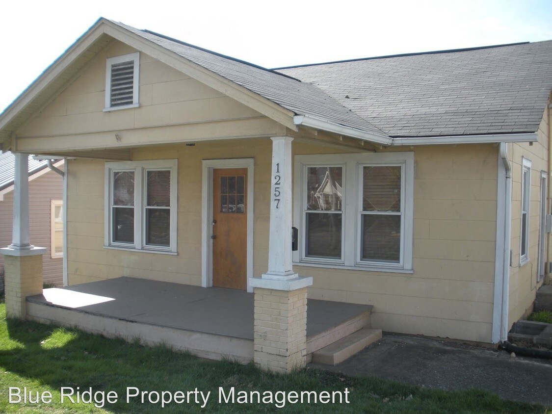Primary Photo - 1257 E Center St