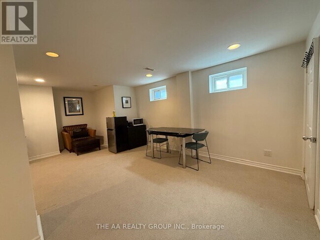 Building Photo - 1502 Thetford Ct