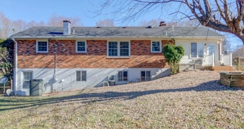 Foto del edificio - 1290 Rainbow Forest Dr