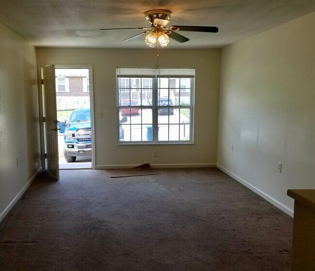 Building Photo - 8459 Shawn Ridge Dr