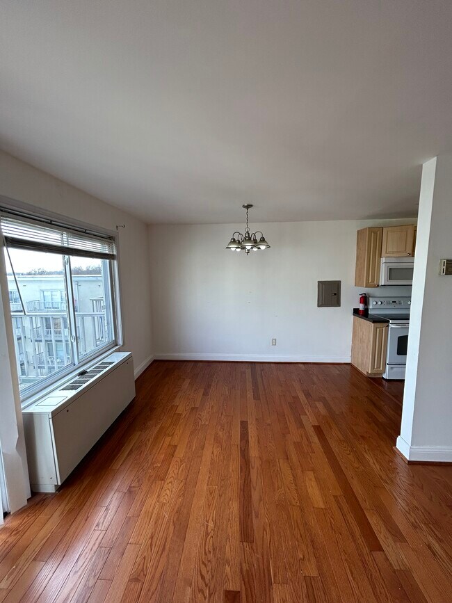 Foto del edificio - 1005 Chillum Rd