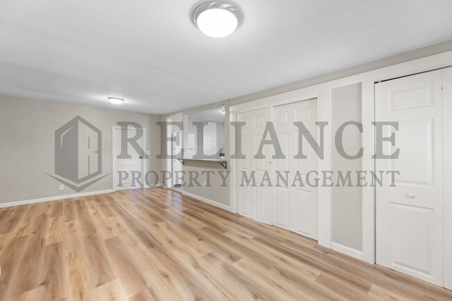 Foto del edificio - 1063 South Waverly Street