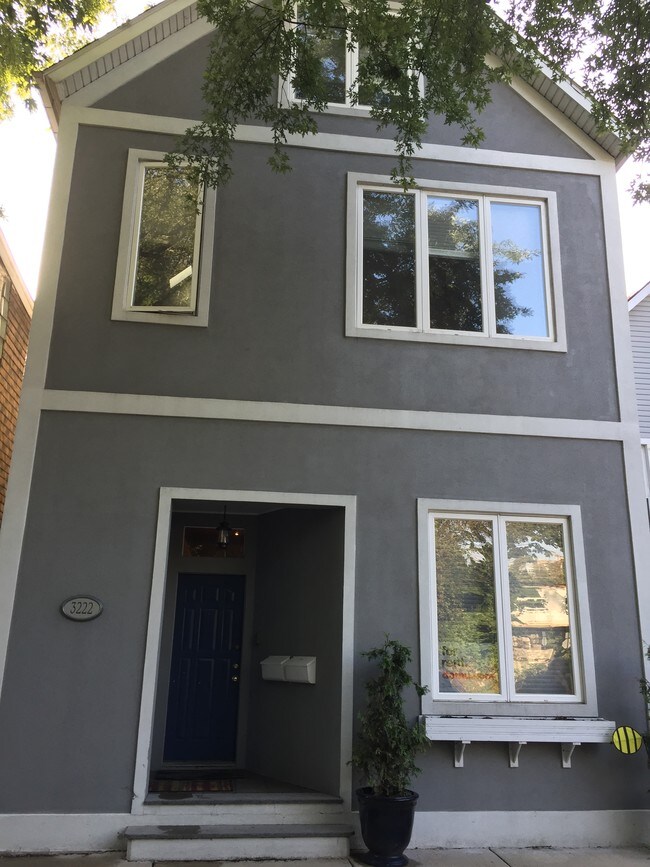 3222 N Ravenswood Ave Unit 1, Chicago, IL 60657  