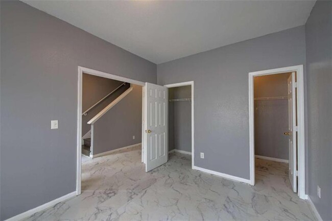 Building Photo - 2781 Snapfinger Manor