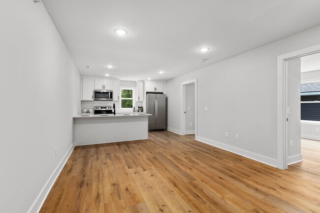 Foto del edificio - 960 Diamond Ave NE