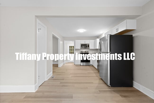 Building Photo - 119 N Jack St