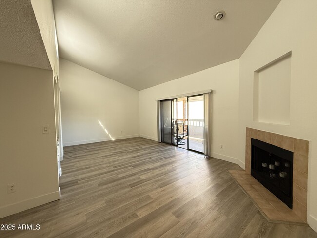 Foto del edificio - 5998 N 78th St