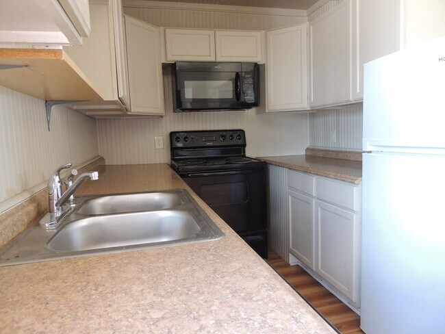 Building Photo - 4403 S Faye Ave