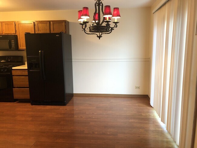 Building Photo - 330 Woodridge Cir