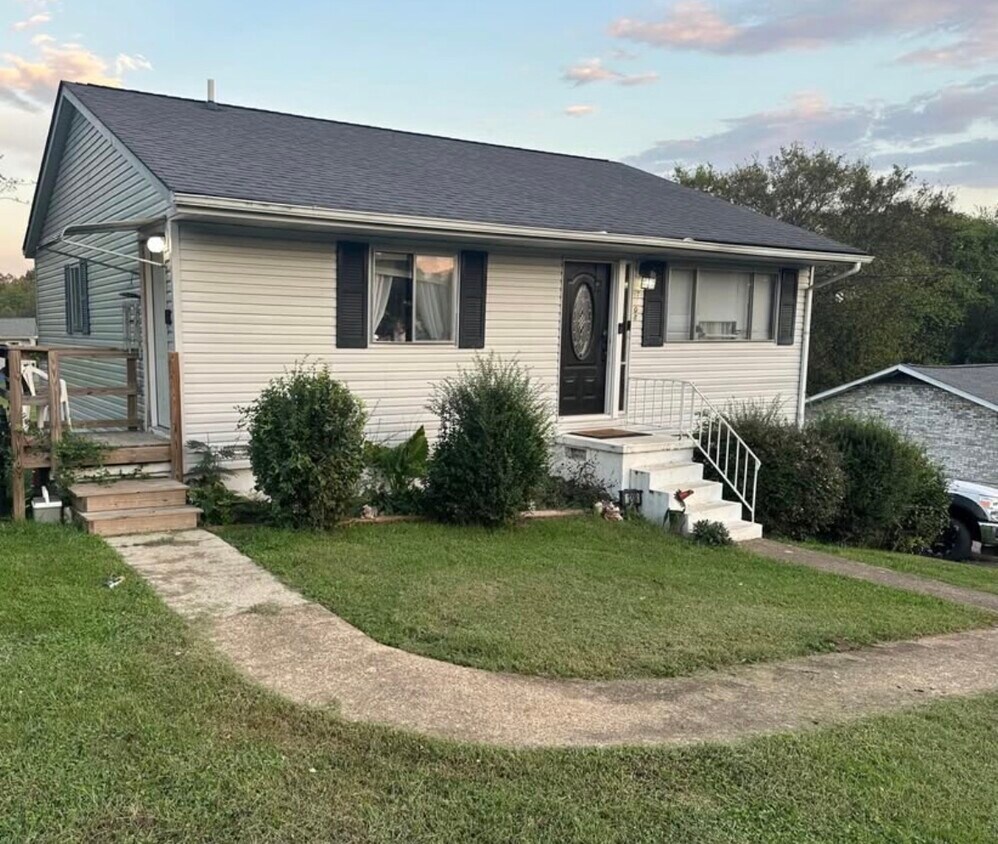 Foto principal - 1208 Pickwick Rd