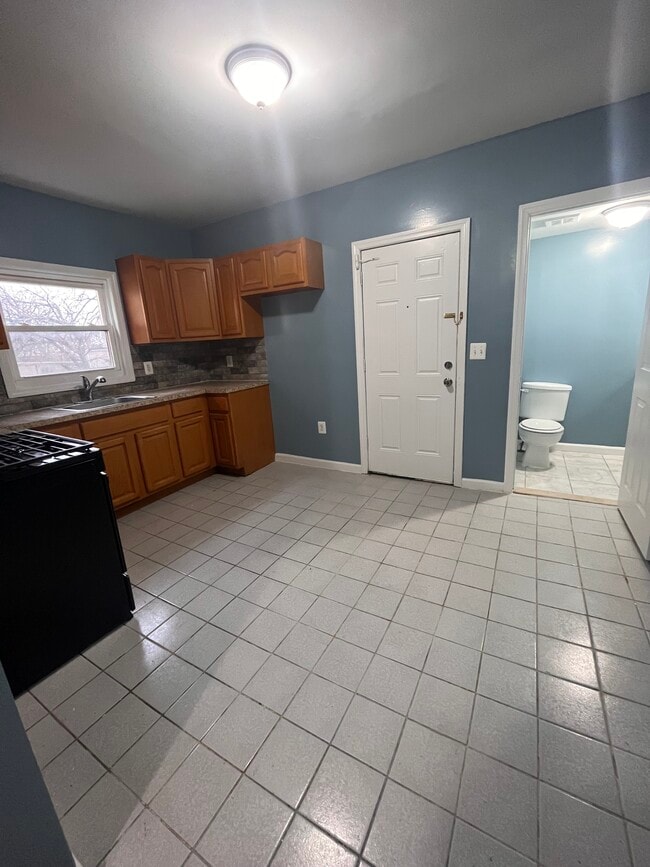 Building Photo - 181 Vermont Ave