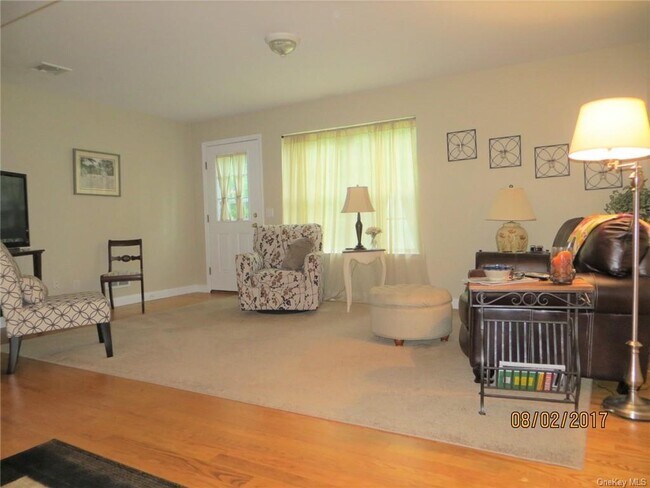 Building Photo - 217 Rabbit Run Rd