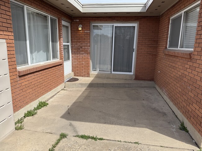 Fenced Courtyard - 2029 N 250 W